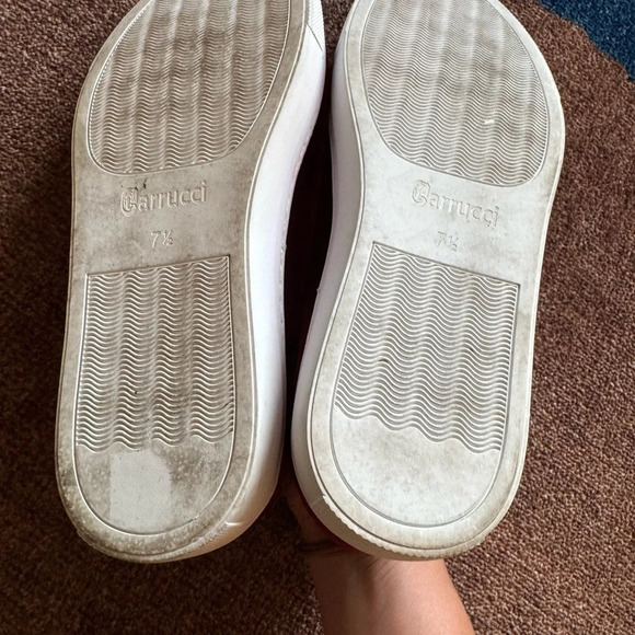 Burgundy Velvet Sneaker with Leather Tassel - Carrucci 7.5 - Picture 2 of 8